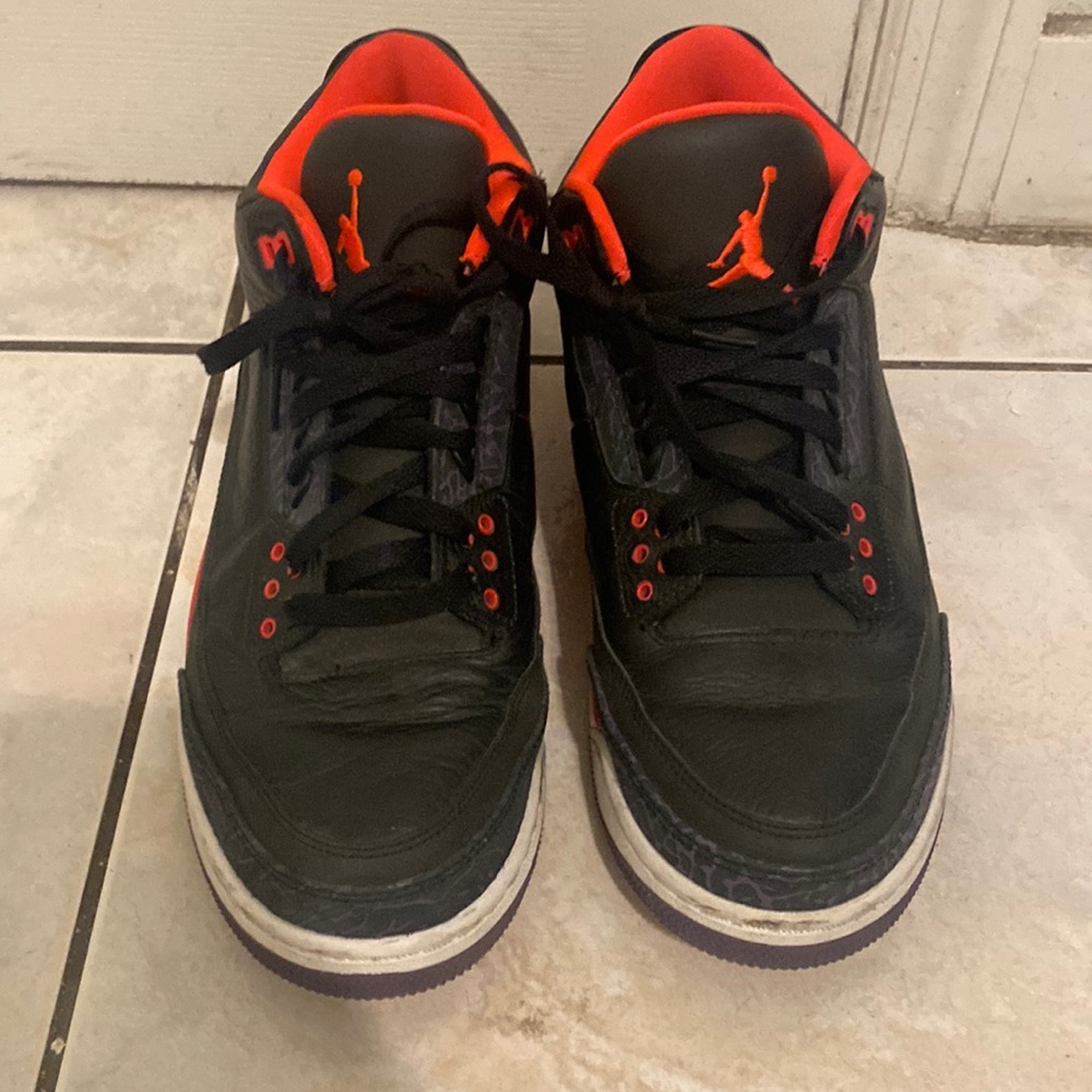 Air Jordan 3 Retro Crimsons